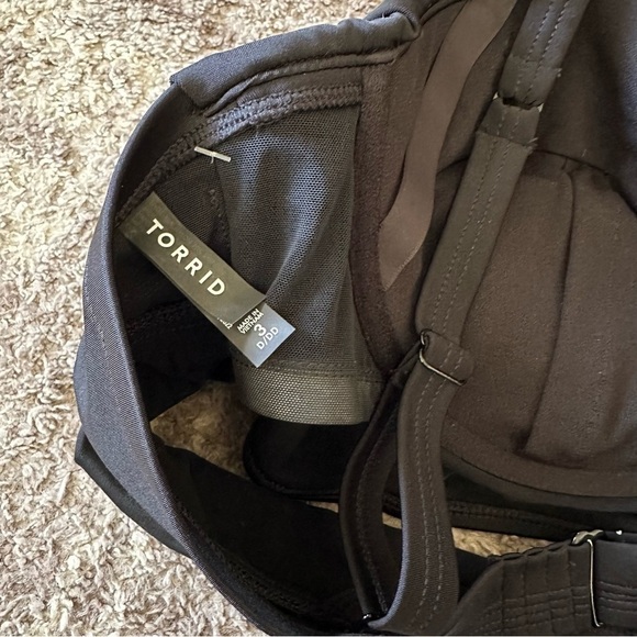 NWT Torrid Black Ruffle Push Up Bikini Top 3X DD - Picture 6 of 7